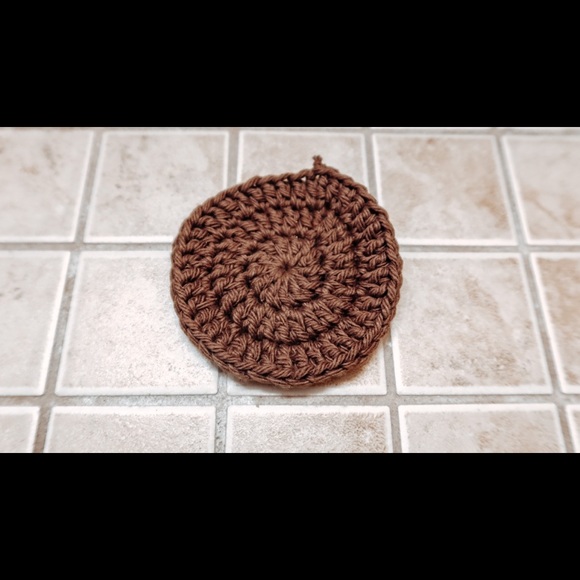 Crocheted Facial rounds (Set of 10) 100% Cotton Soft w/ Laundry Bag - Picture 2 of 2